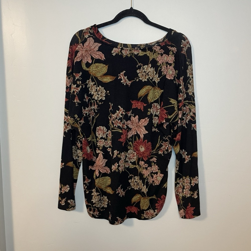 Well Worn‎ Size L Soft V-Neck Black Floral Sweater Long Sleeve Fall - Picture 3 of 8